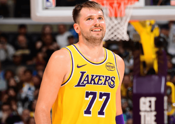 钱龙配资 东契奇: 晃肩动作肯定能做得更好, 我得好好练练